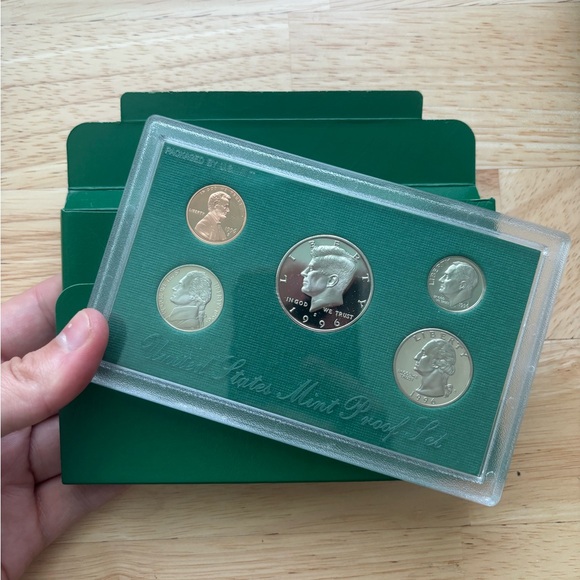 1996 United States Mint Proof Coin Set - Picture 1 of 4